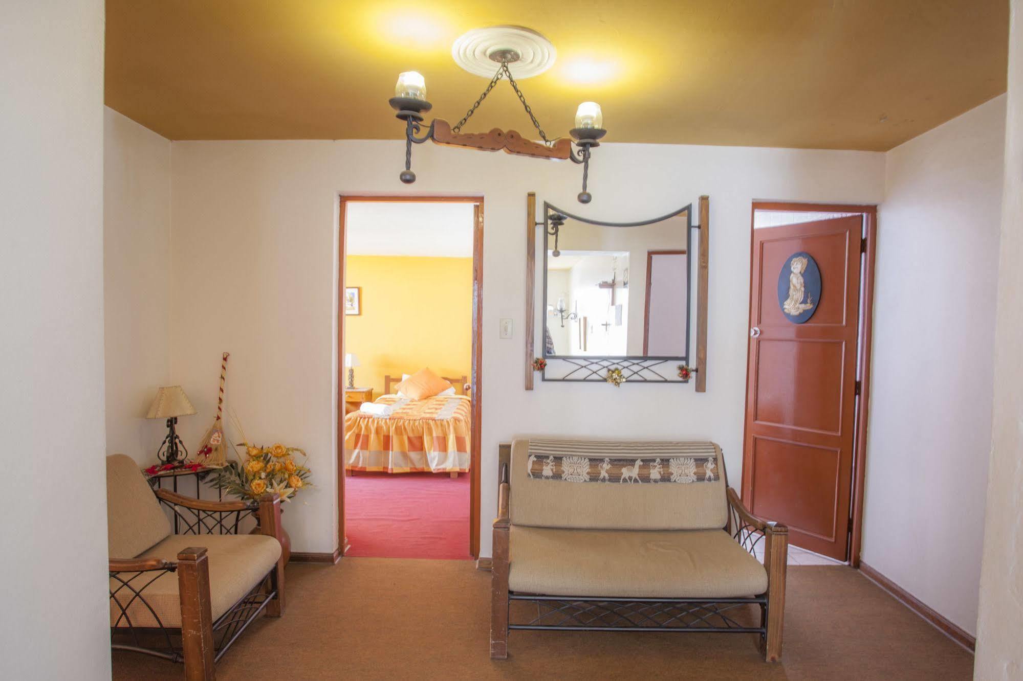 Alojamiento Soledad Bed & Breakfast Huaraz  Exterior photo