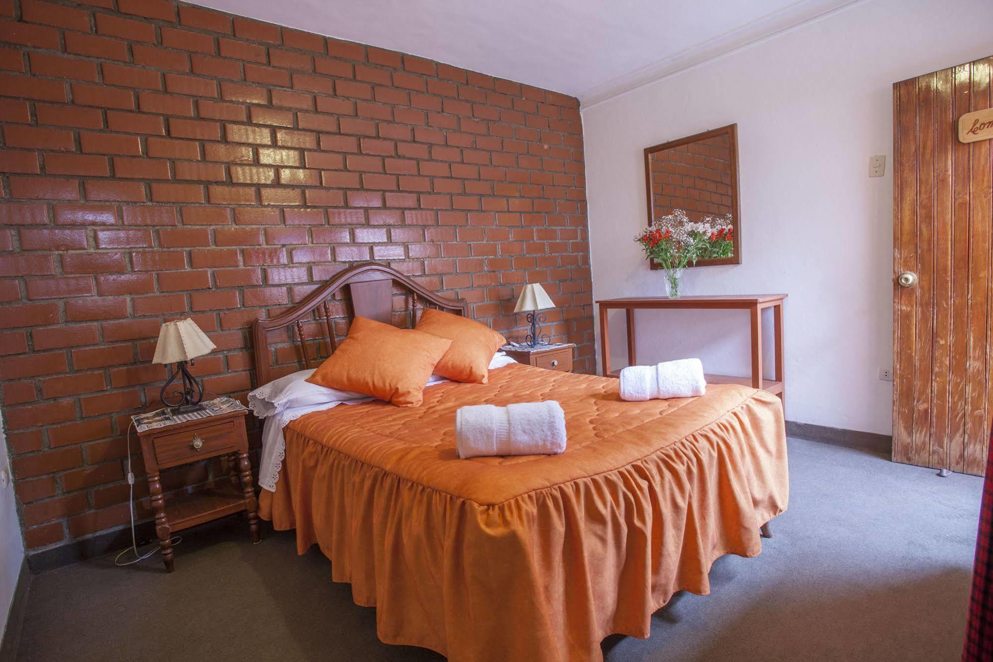 Alojamiento Soledad Bed & Breakfast Huaraz  Exterior photo