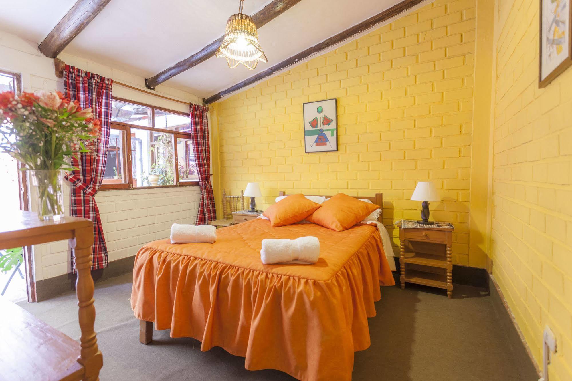 Alojamiento Soledad Bed & Breakfast Huaraz  Exterior photo